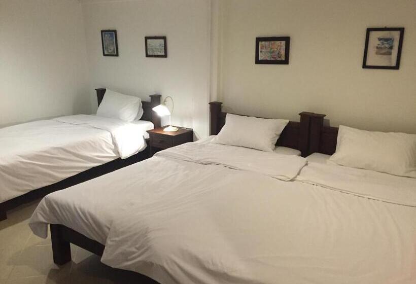 Quarto Triplo Standart, Seedling House