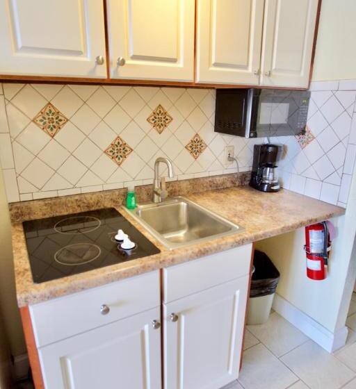 סוויטה, Quebec Motel