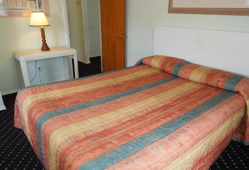 דירת שני חדרים, Quebec Motel