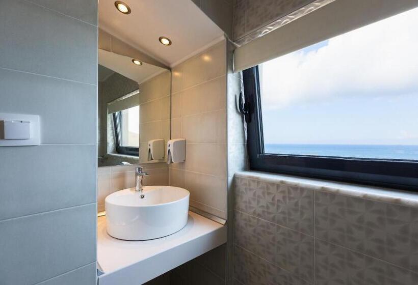 חדר אקזקיוטיב, Rethymno Hills