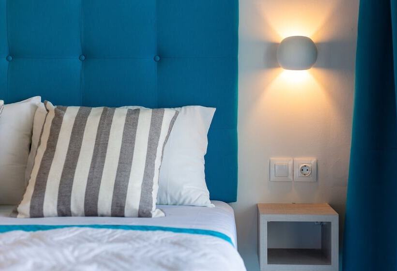 חדר אקזקיוטיב, Rethymno Hills