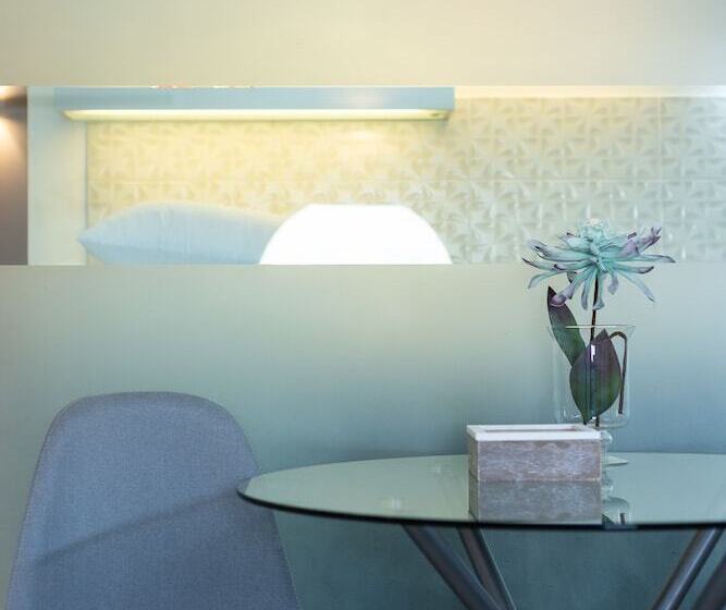 Quarto Executivo, Rethymno Hills