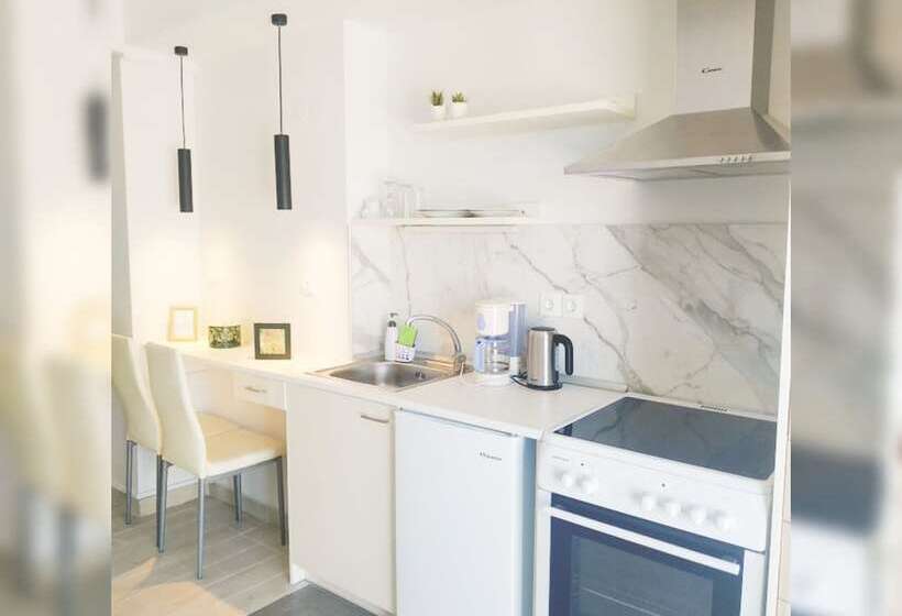 Quarto Executivo, Rethymno Hills
