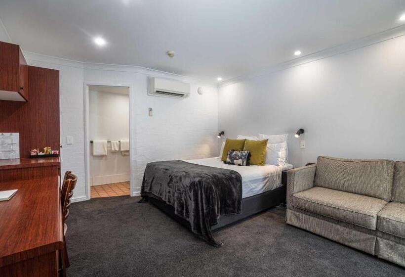 اتاق استاندارد, Town Square Motel