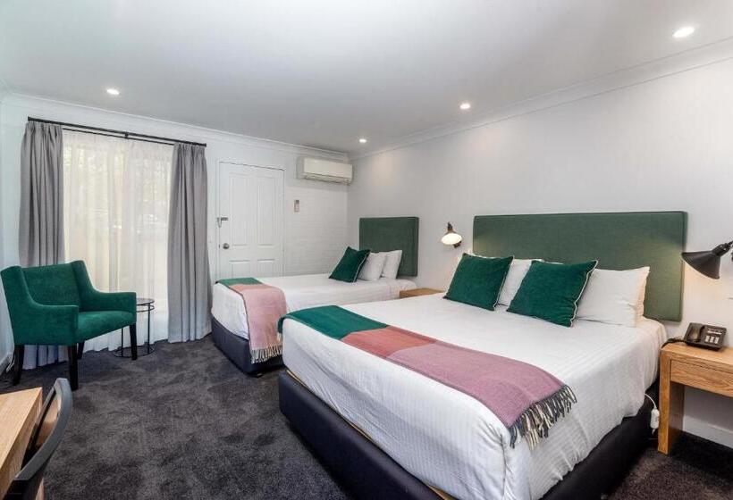 اتاق استاندارد با بالکن, Town Square Motel