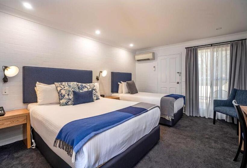 اتاق استاندارد با بالکن, Town Square Motel