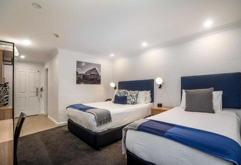 اتاق استاندارد با بالکن, Town Square Motel