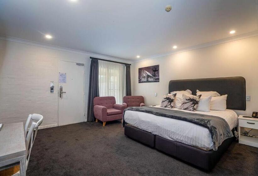 اتاق لوکس با تخت بزرگ, Town Square Motel