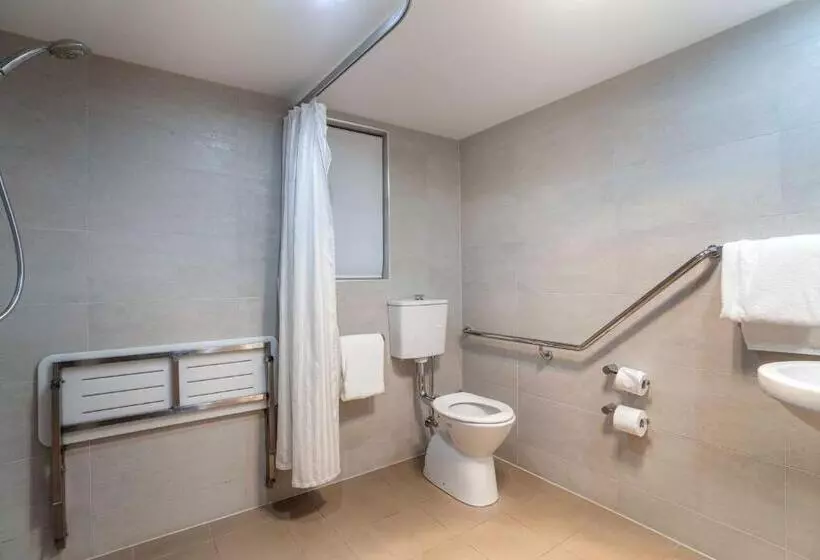 اتاق استاندارد برای معلولان, Town Square Motel