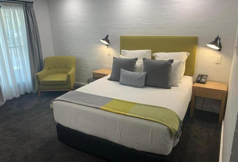 اتاق استاندارد برای معلولان, Town Square Motel