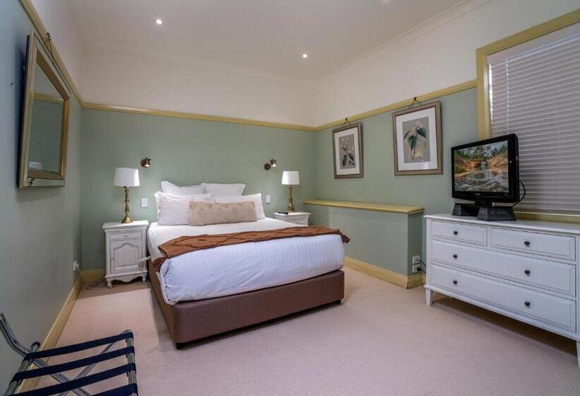 آپارتمان 2 خوابه, Town Square Motel