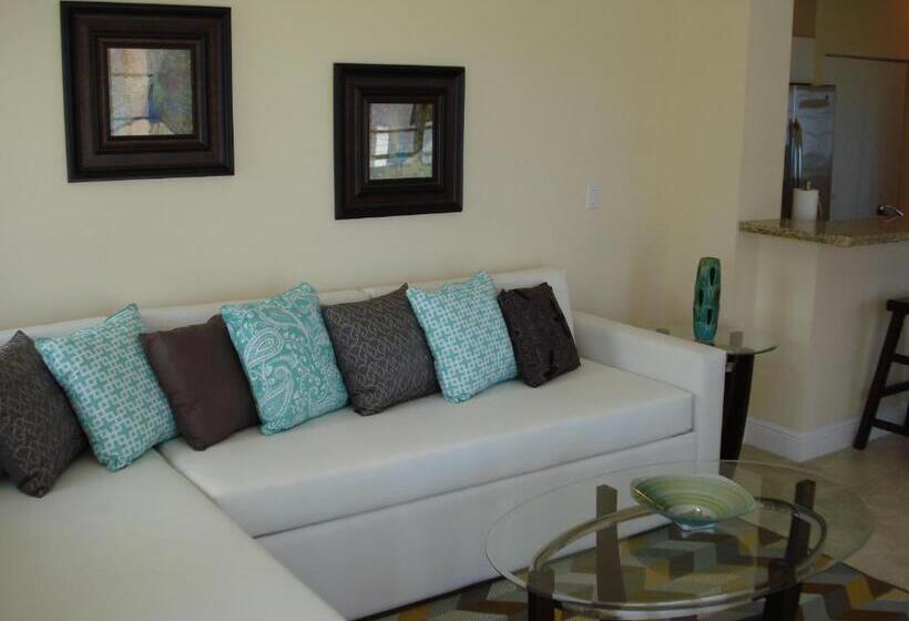 패밀리 스튜디오, Westover Arms