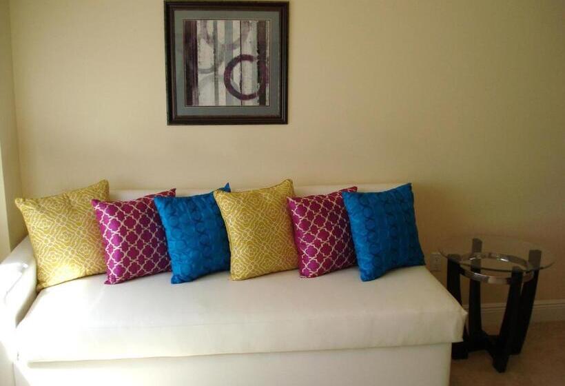 수피리어 스튜디오, Westover Arms