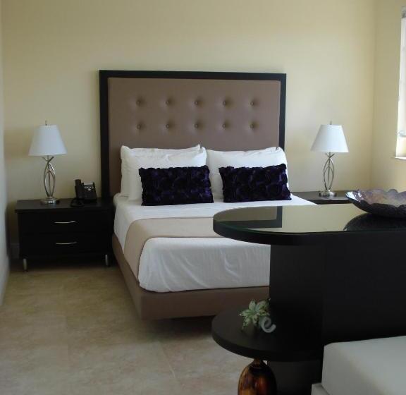 프리미엄 스튜디오, Westover Arms