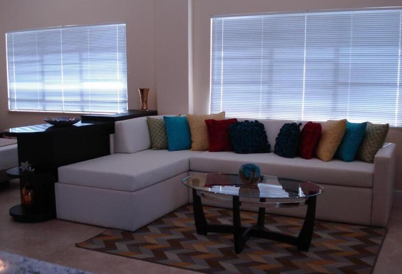 프리미엄 스튜디오, Westover Arms