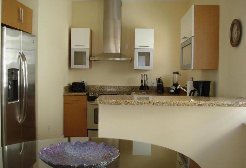 스탠다드 스튜디오, Westover Arms