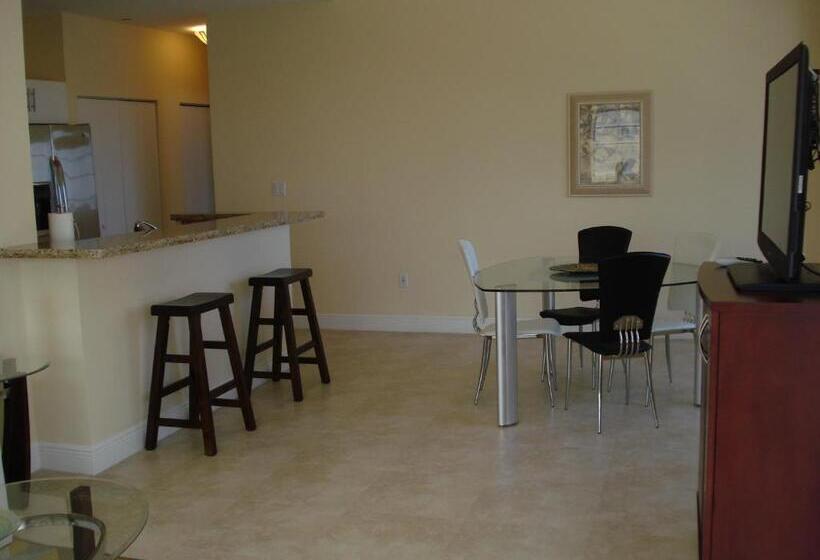 프리미엄 스튜디오, Westover Arms