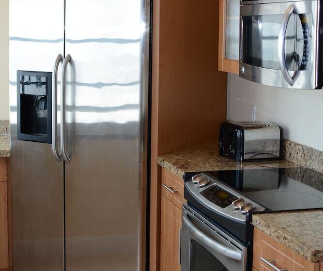 디럭스 스튜디오, Westover Arms