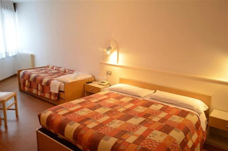 غرفة قياسية ثلاثية, Europa