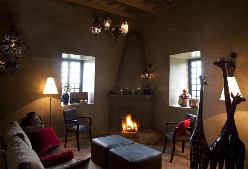 سوییت لوکس, Kasbah Illy