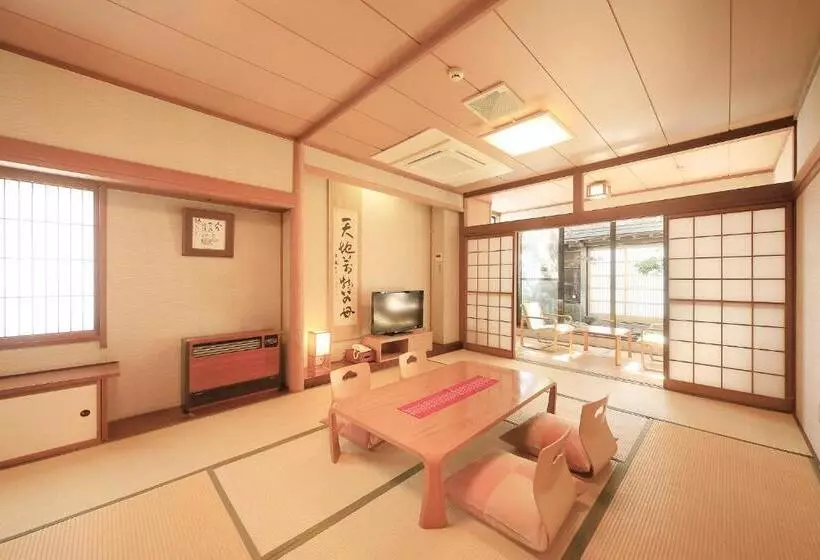 Camera Familiare Bagno Condiviso, Pony Onsen