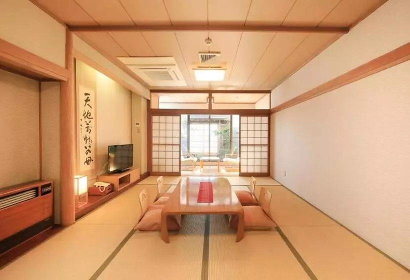 Camera Familiare Bagno Condiviso, Pony Onsen