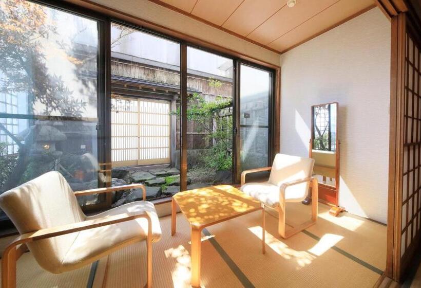 Семейный Номер Совместный Санузел, Pony Onsen