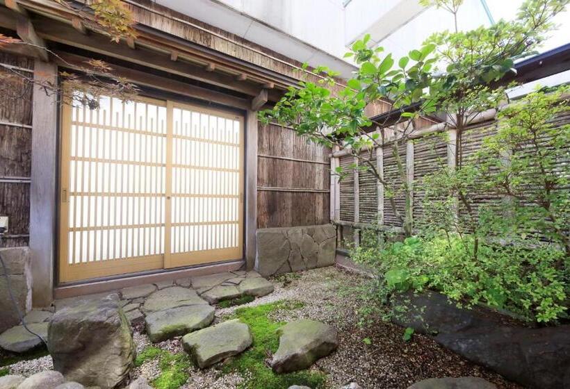 Семейный Номер Совместный Санузел, Pony Onsen