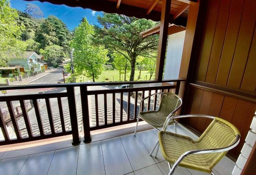 带阳台的高级房间, Pousada Gramado