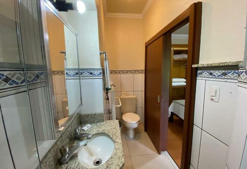 Quarto Superior com Sacada, Pousada Gramado