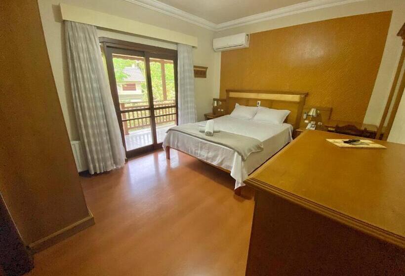 高级三人间, Pousada Gramado