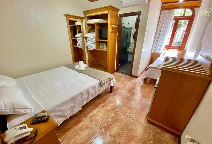 标准三人间, Pousada Gramado