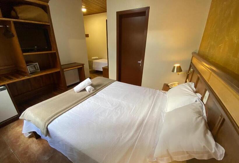 Quarto Triplo Estandar, Pousada Gramado