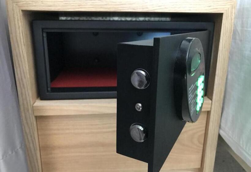 חדר דחוקס עם מיטת קינג, Ros Gaud