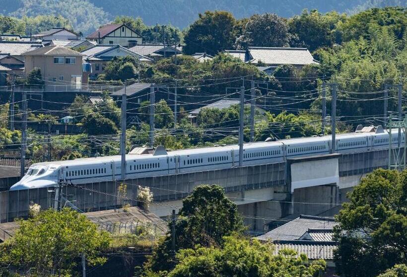 غرفة قياسية, Wing International Izumi