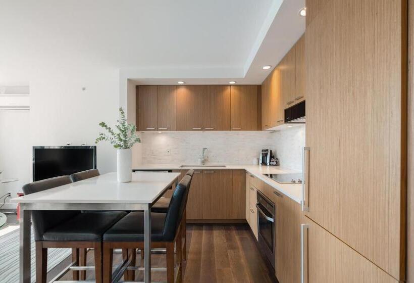 استودیوی استاندارد, Level Vancouver   Yaletown Seymour