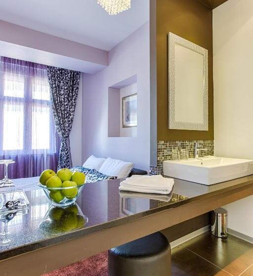 豪华房间, Starlight Luxury Rooms