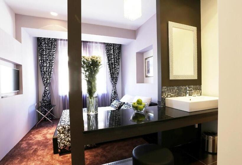 豪华房间, Starlight Luxury Rooms