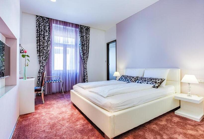 豪华房间, Starlight Luxury Rooms