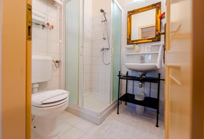 Номер Стандарт Вид на Море, Residence La Carera