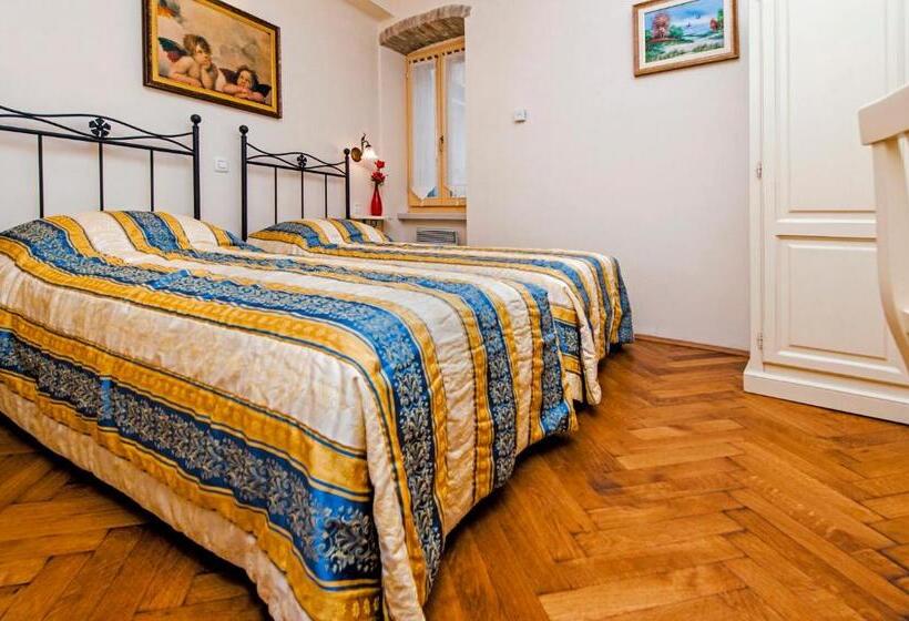 Apartamento 1 Dormitório Vista Mar, Residence La Carera