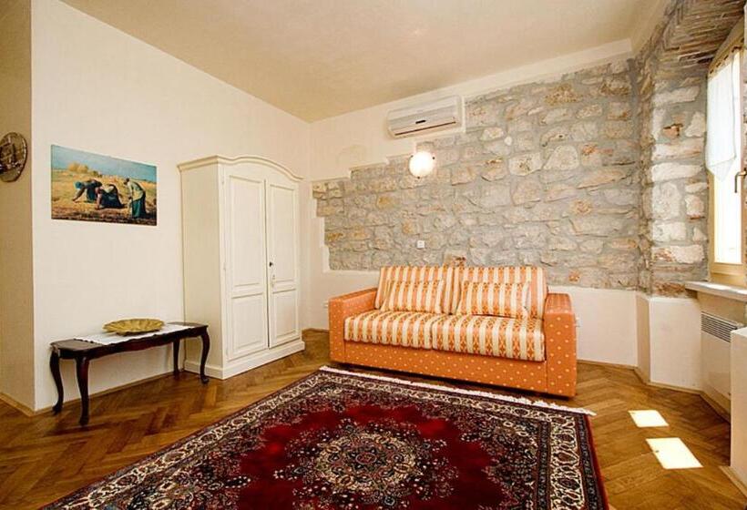 Apartamento 1 Dormitório Vista Mar, Residence La Carera