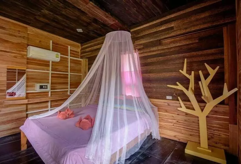 اتاق سوپریور با چشم‌انداز باغ, Tamsabai Resort Chumphon