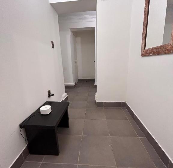 Economy Zimmer, De Blasis