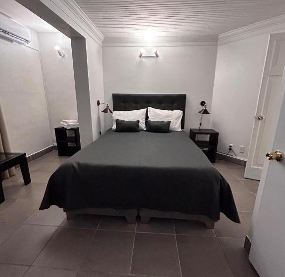 Economy Zimmer, De Blasis