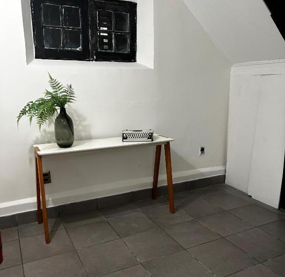 Economy Zimmer, De Blasis