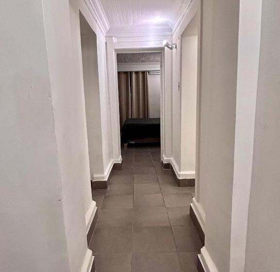 Economy Zimmer, De Blasis