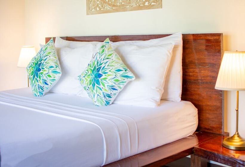 کابین, Cadlao Resort And Restaurant