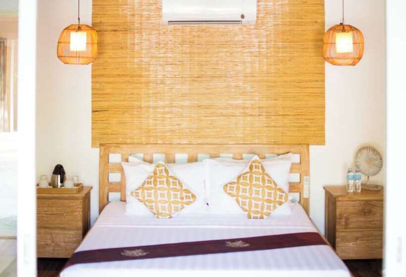 کابین, Cadlao Resort And Restaurant