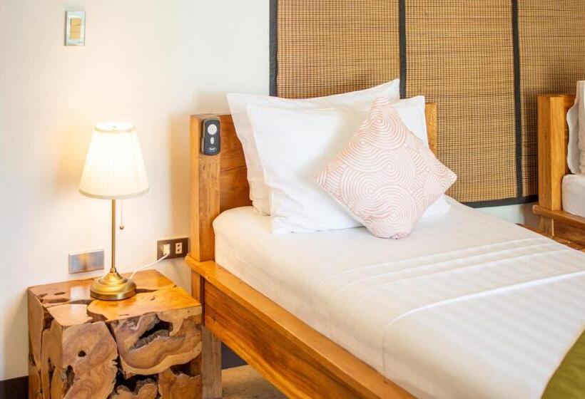 کابین, Cadlao Resort And Restaurant